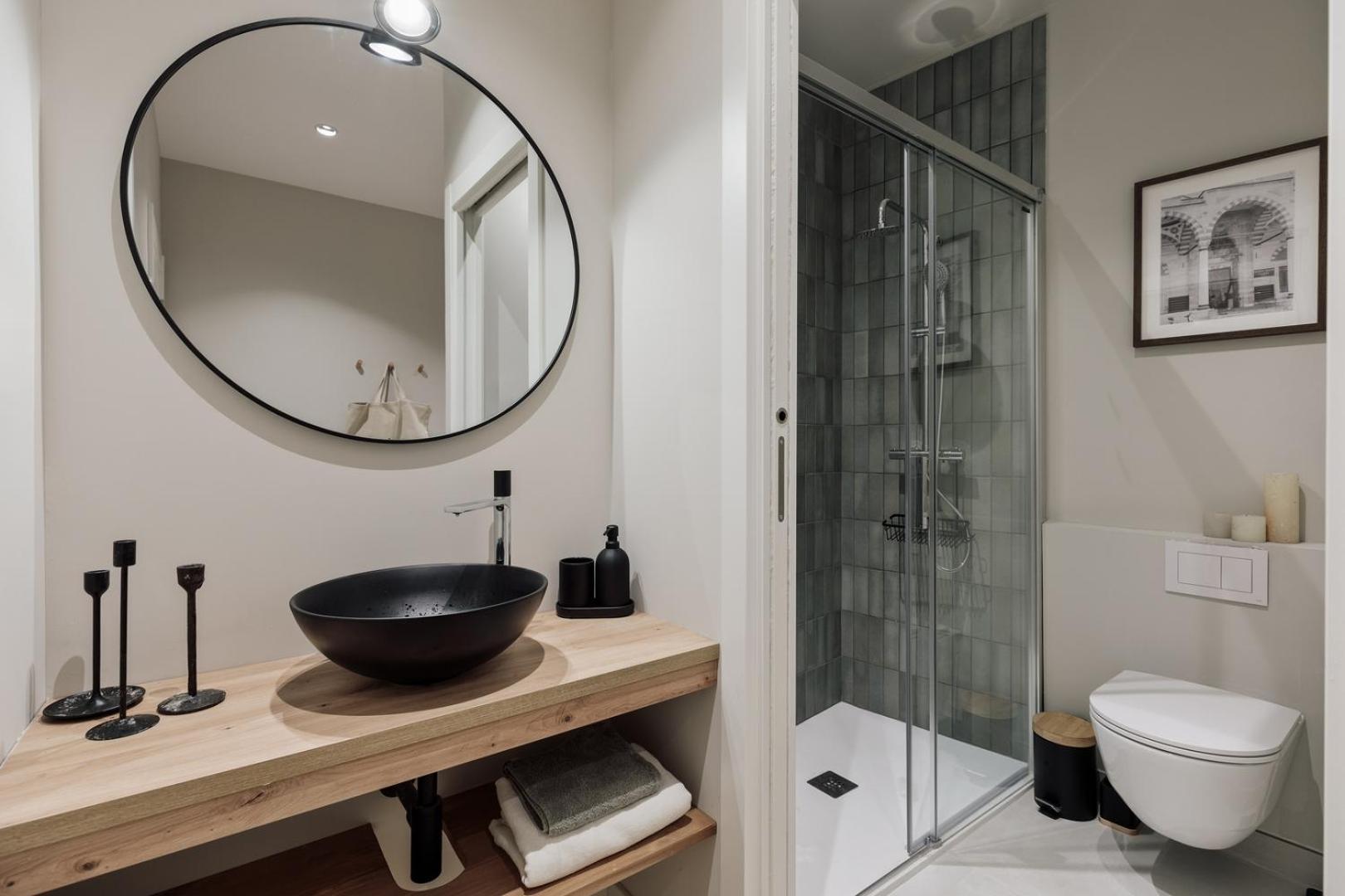 Cesme - 2 Bedrooms And Balcony In Sant Pere Apartment